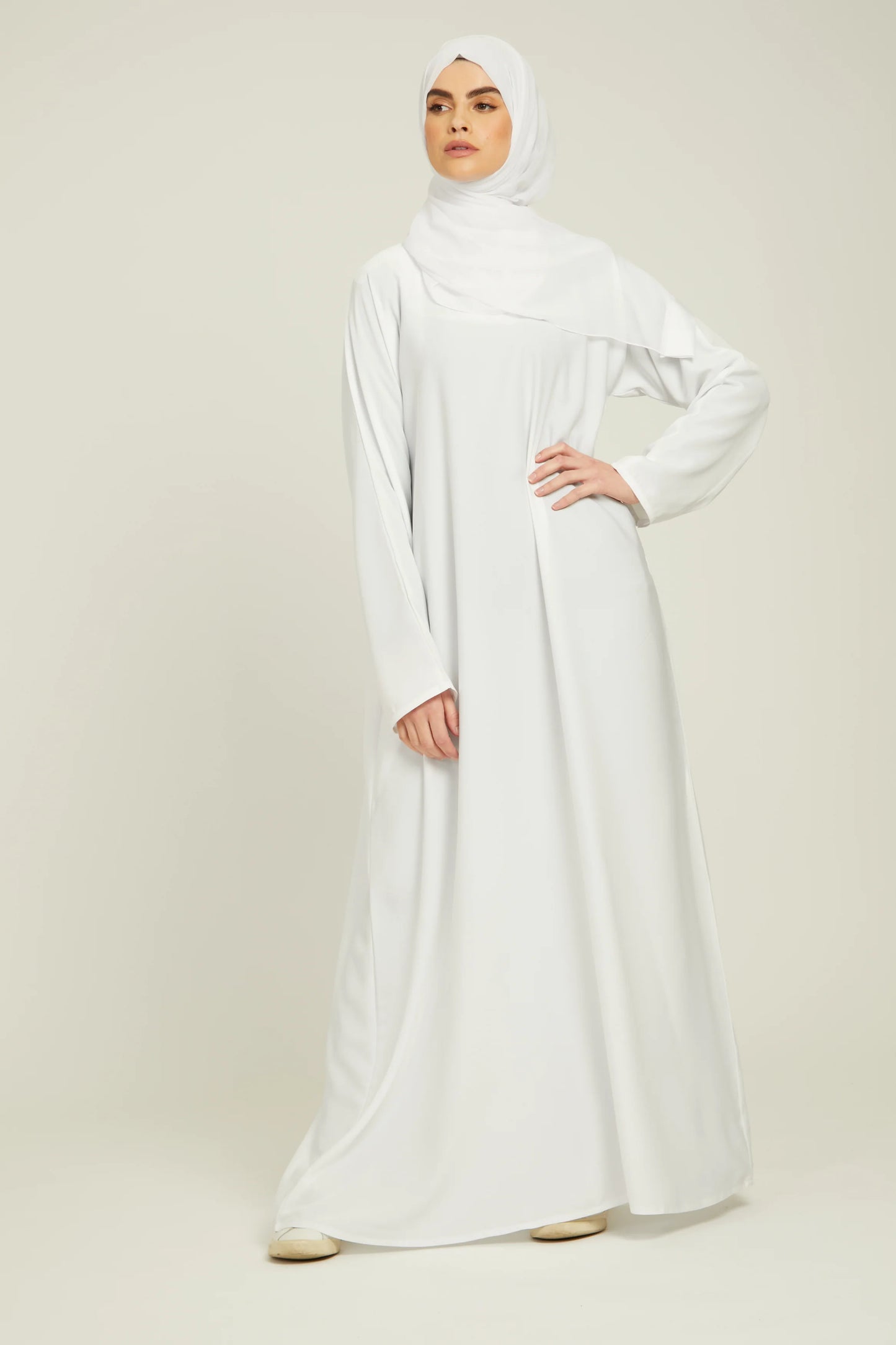 Abaya Fermée Simple avec Poches – Blanc