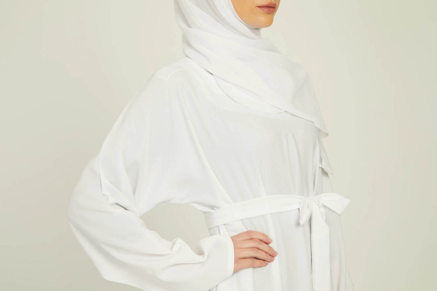 Abaya Fermée Simple avec Poches – Blanc