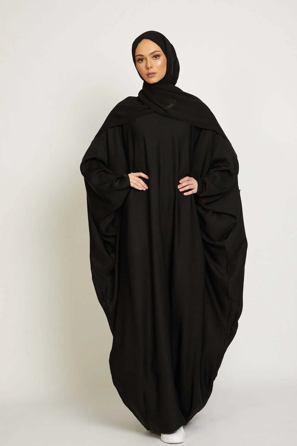 Farasha Fermée – Noir Profond