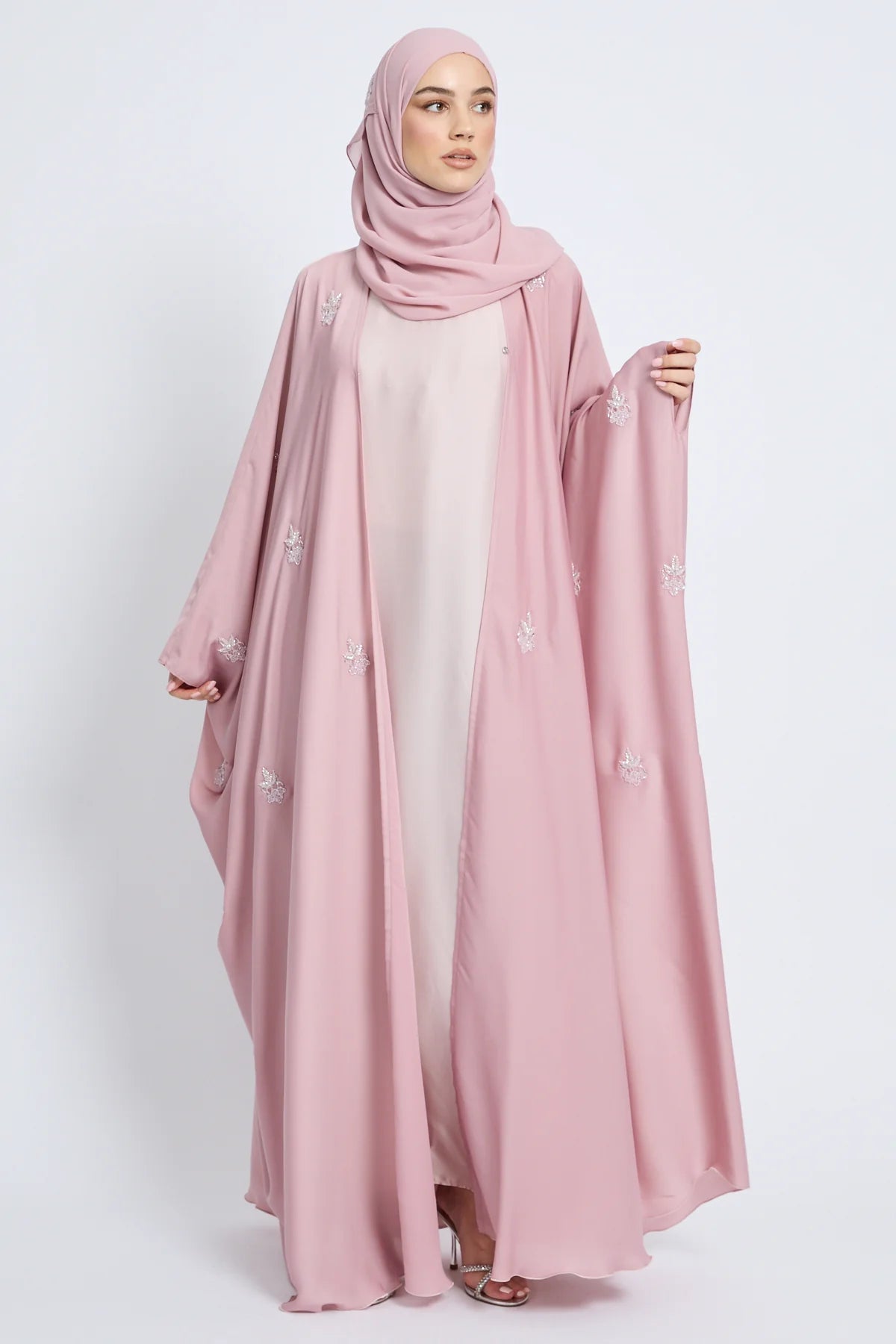 Farasha Royale Ouverte et Ornée – Blush Pink