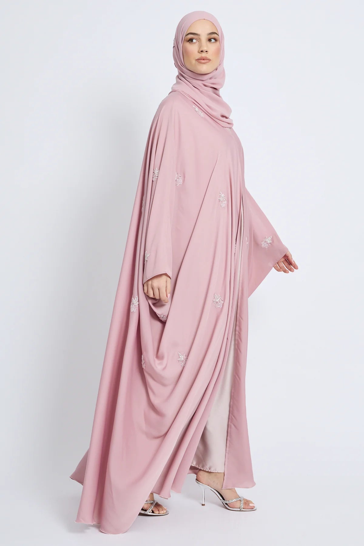 Farasha Royale Ouverte et Ornée – Blush Pink